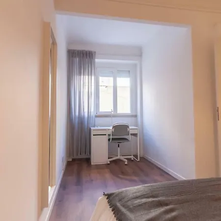 Spacious Basement In Alameda With Lovely Terrace!