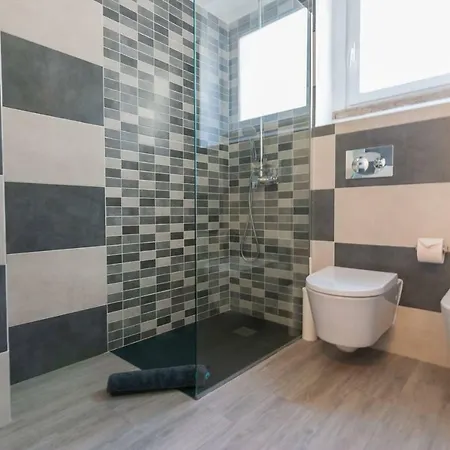 Apartment Spacious Basement In Alameda With Lovely Terrace!