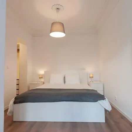 Apartment Spacious Basement In Alameda With Lovely Terrace! Lisbon