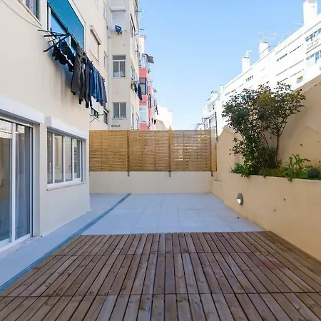 Apartment Spacious Basement In Alameda With Lovely Terrace!